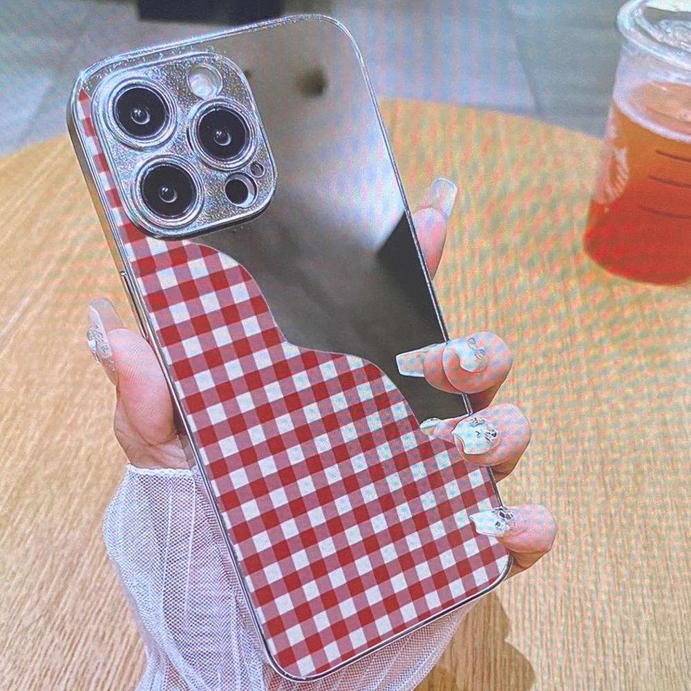 Clear Phone Case with Red Gingham Pattern - Stylish Protective Cover